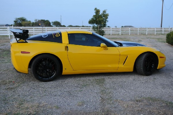 kingsnake racing c6.k after installation of CF wing, CF hood and ZR1 replic