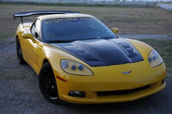 kingsnake racing c6.k after installation of CF wing, CF hood and ZR1 replic